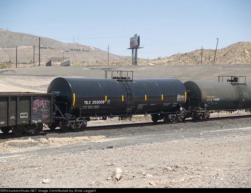 TILX 253009 in a WB manifest MFWWC Ft Worth - West Colton at 1:41pm