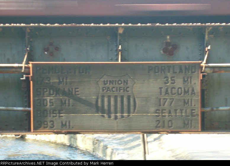 <--Portland  Pendleton-->