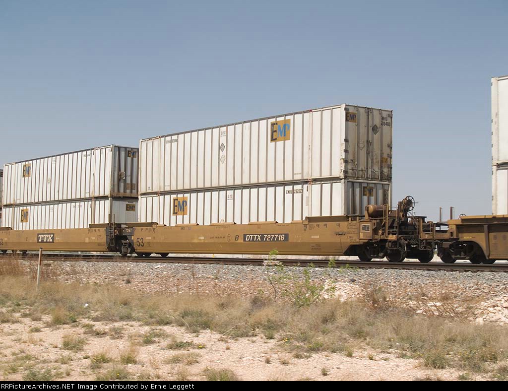 DTTX 727716 in an EB doublestack ZLCAI - LA - Shreveport - at 12:18pm
