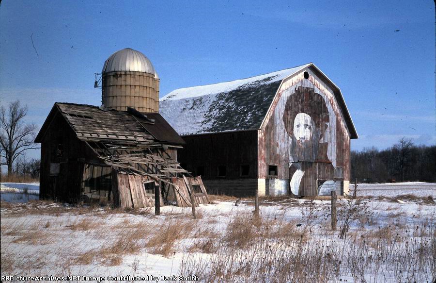 Barn off US23 near Hartland, MI 