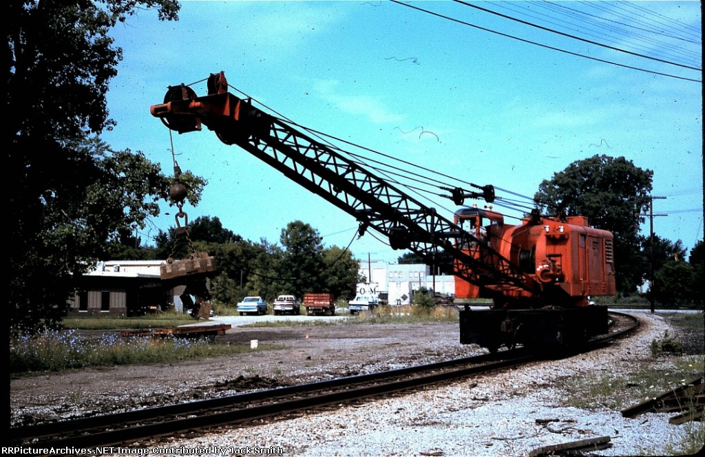 GT Aux. Crane