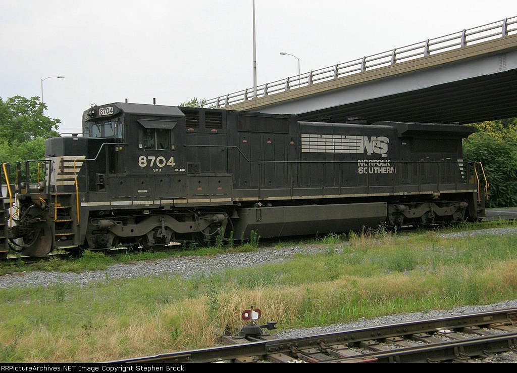 NS 8704