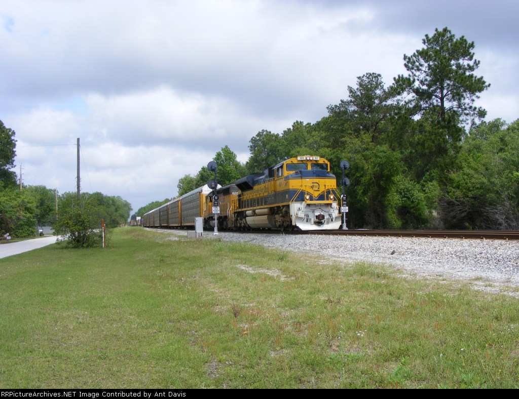 FEC 101 splits the Signals and departs Bowden Yard/Jacksonville