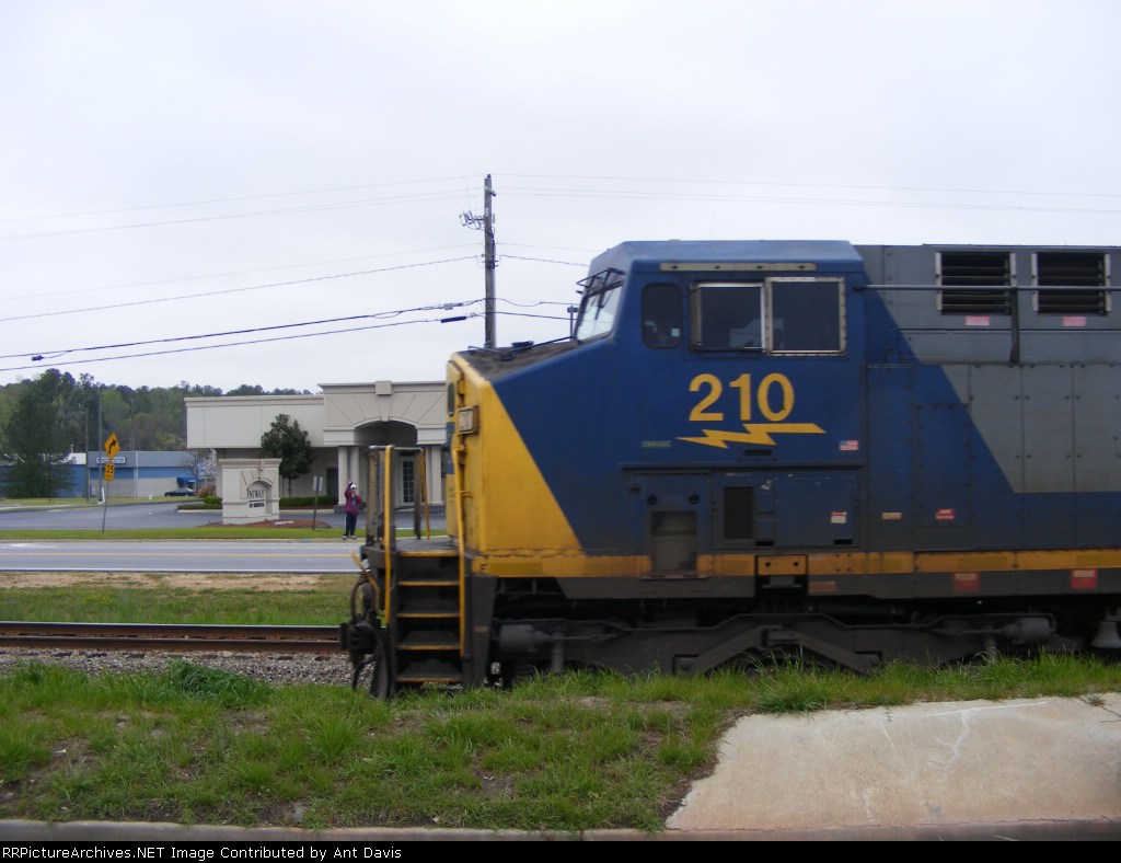 CSX 210 leads an empty coal train