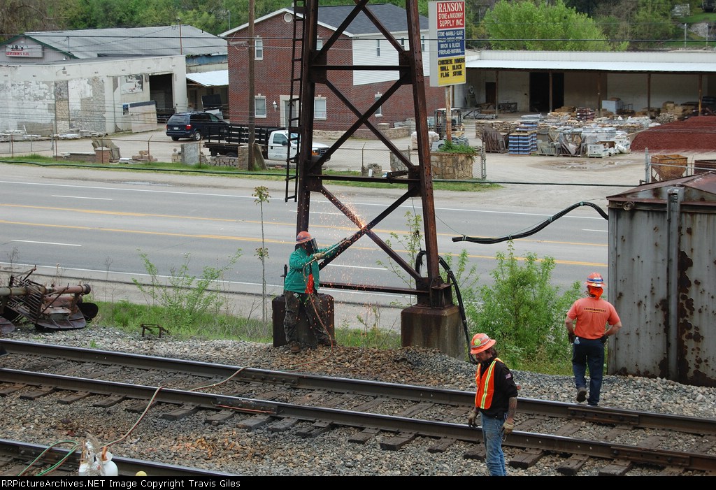 C&O signal bridge