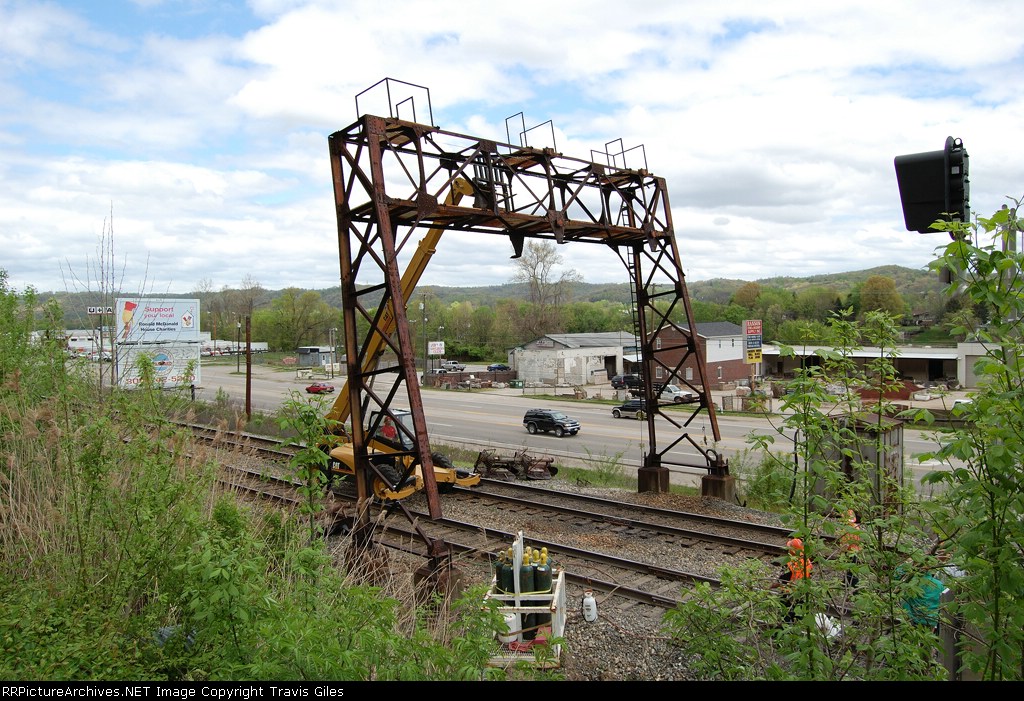 C&O signal bridge