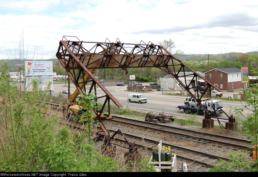 C&O signal bridge
