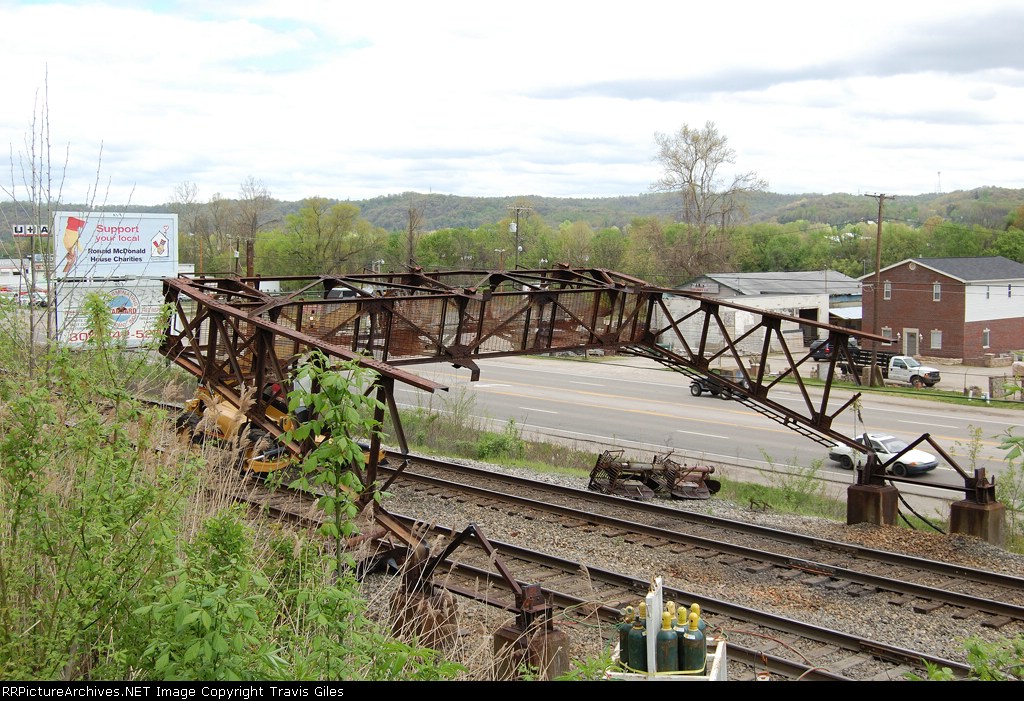 C&O signal bridge