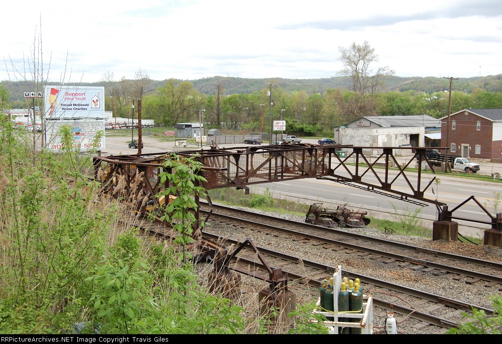 C&O signal bridge