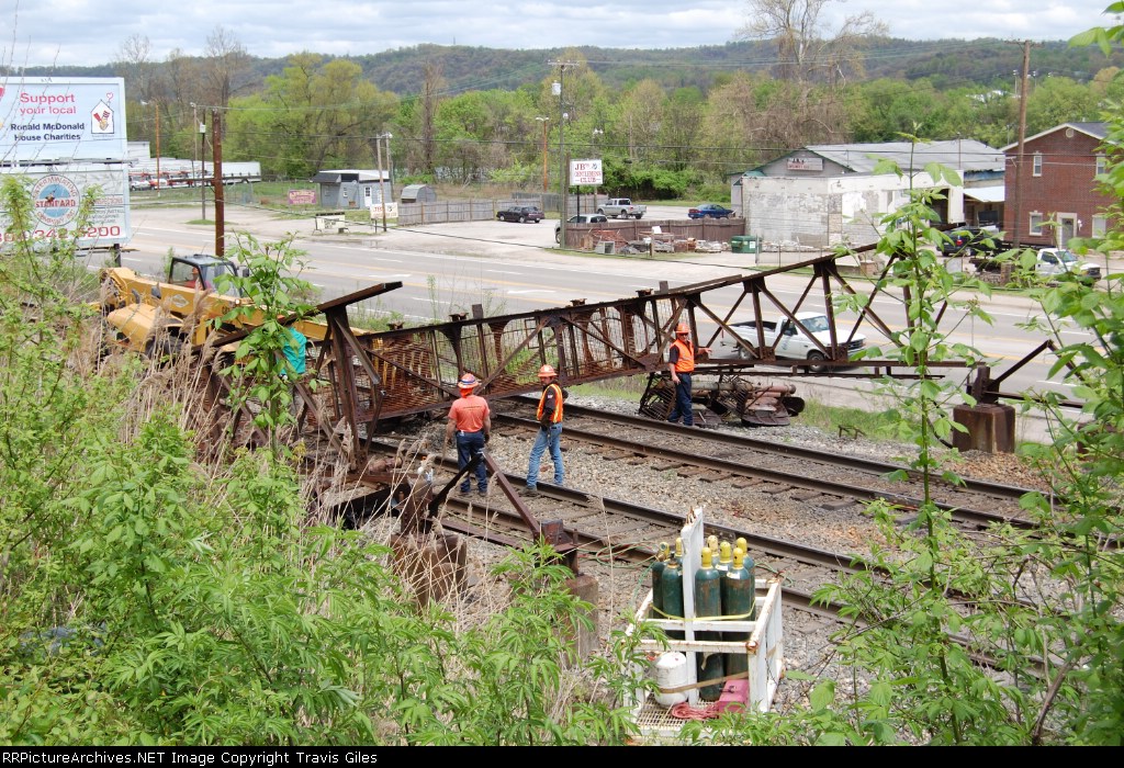 C&O signal bridge