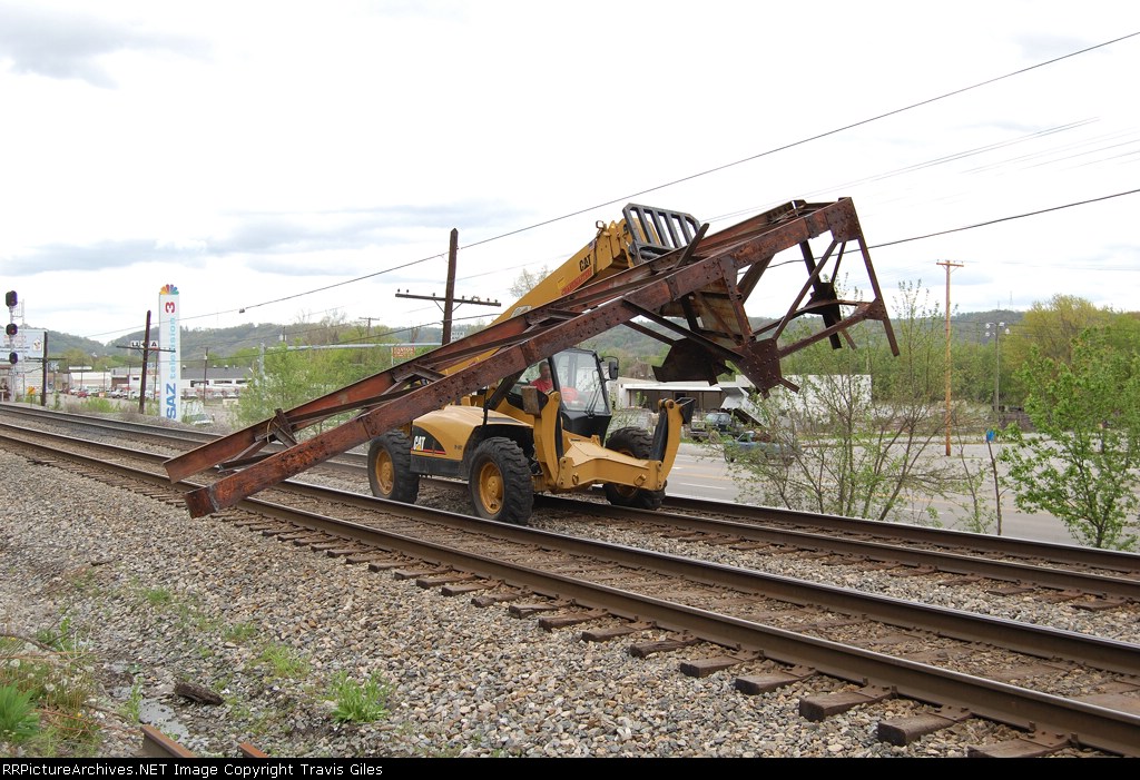 C&O signal bridge leg