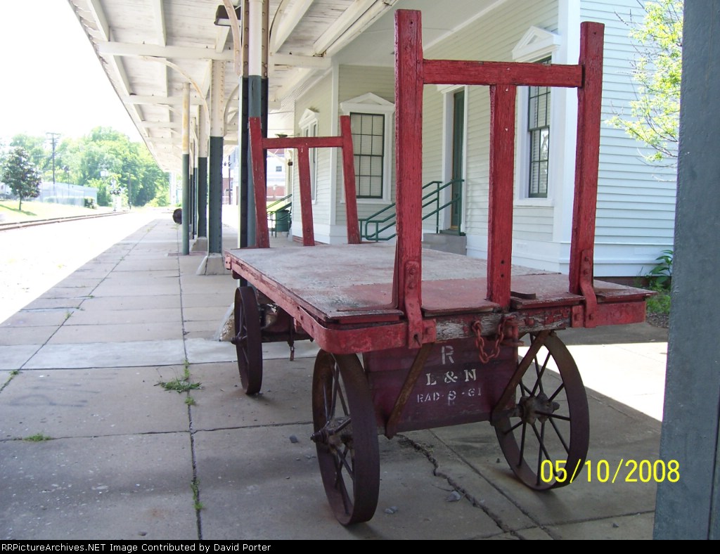 L&N Baggage cart