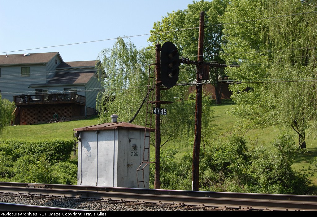 C&O pole signal