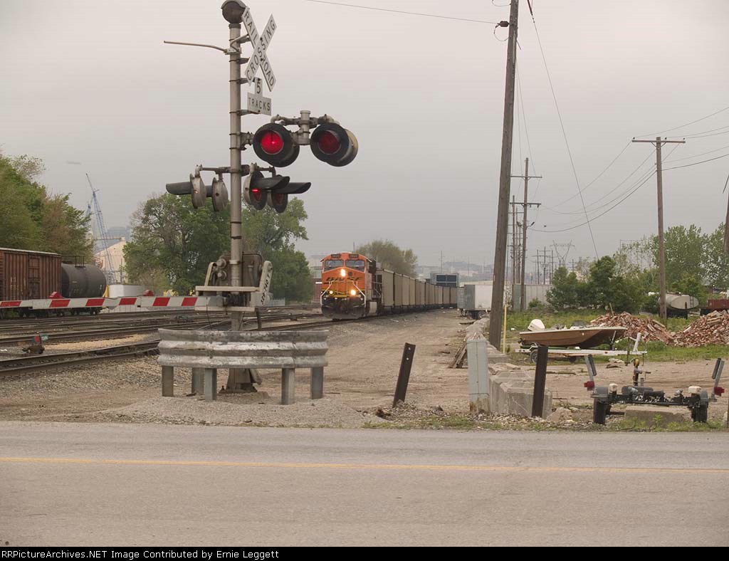 BNSF 5920 waits for a switch in a EB coal train at 10:01am 