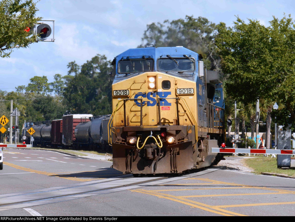 CSX Q455 Rumbles through Maitland