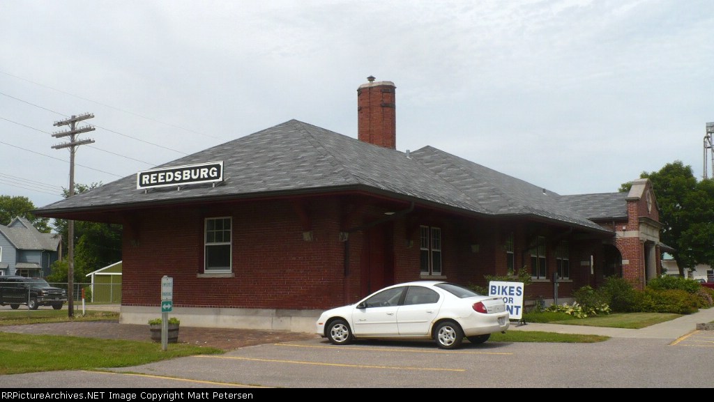 CNW Reedsburg Depot