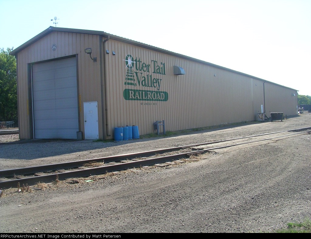 Otter Tail Valley Diesel House Modern