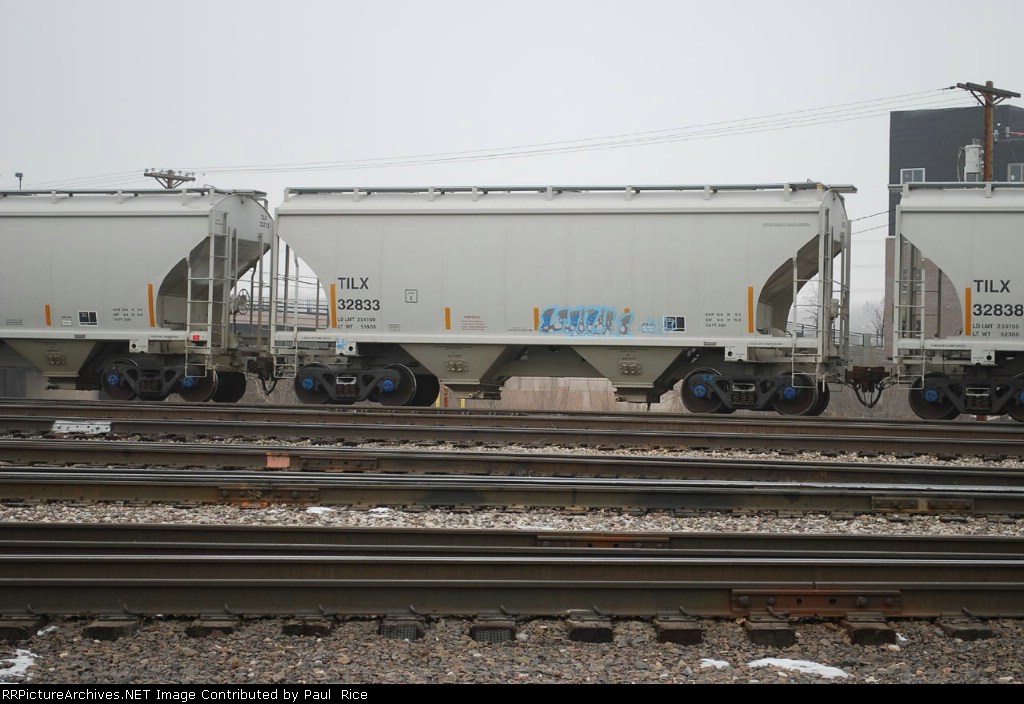 TILX 32833