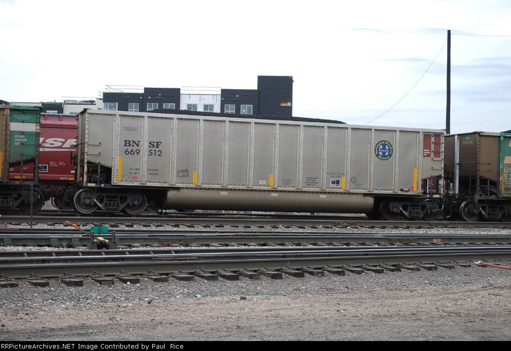 BNSF 669512