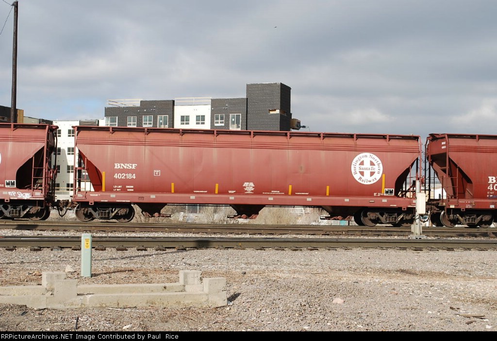 BNSF 402184