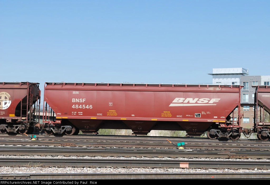BNSF 484546