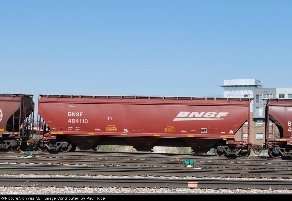 BNSF 484110