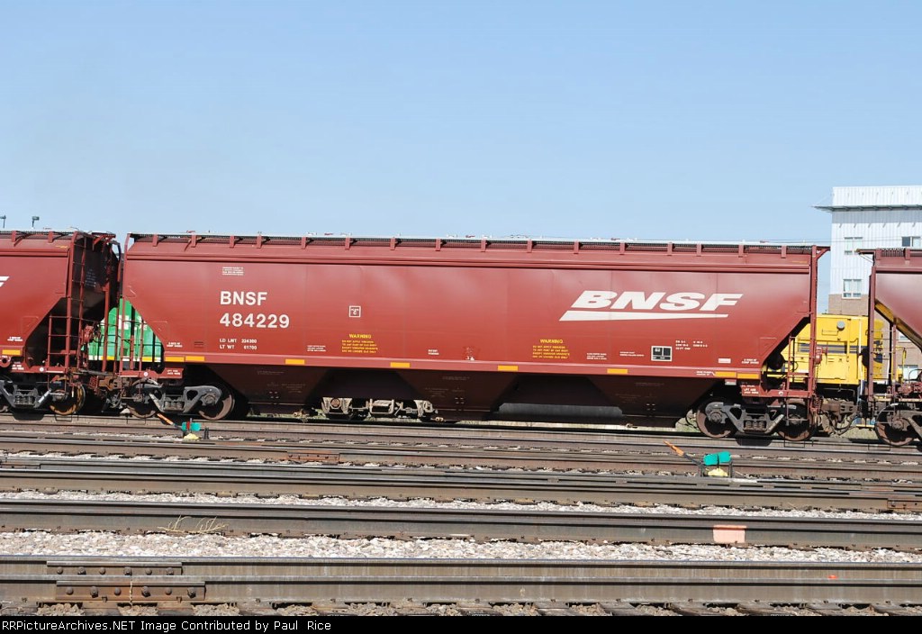 BNSF 484229
