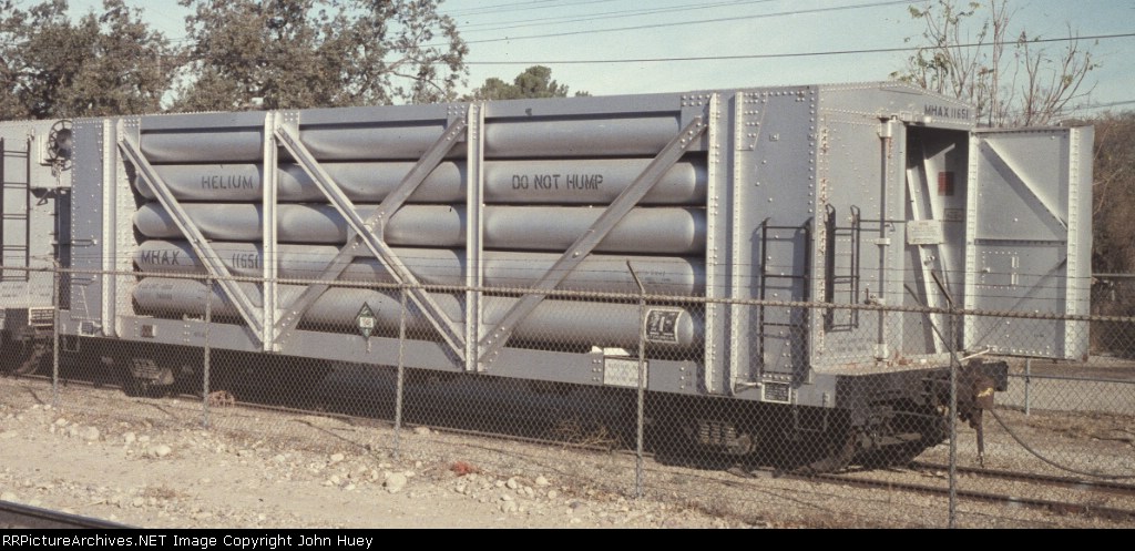 MHAX 11651  Helium Tank