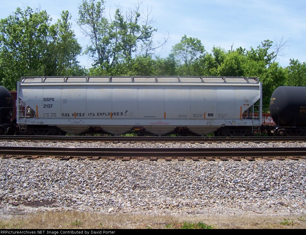Read the message someone left on this covered hopper!