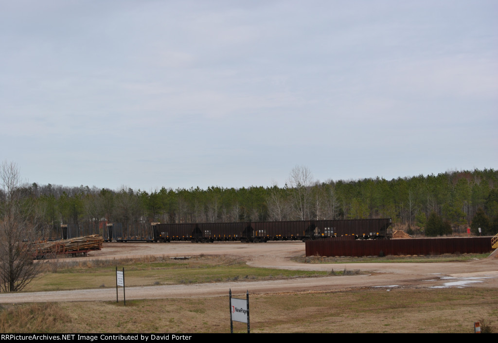 Open hoppers on the WTNN RR