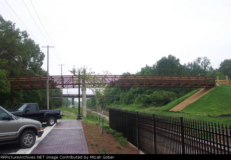 Pedestrian bridge in Ridgeland, Mississippi crosses over the CN/IC track