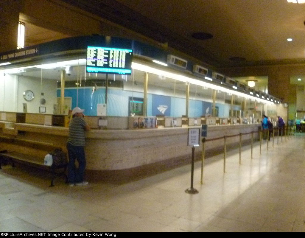 Amtrak ticket office, 30 Street Station