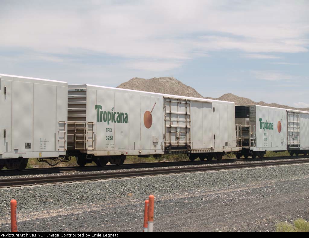 TPIX 3258 in a WB doublestack at 1:44pm