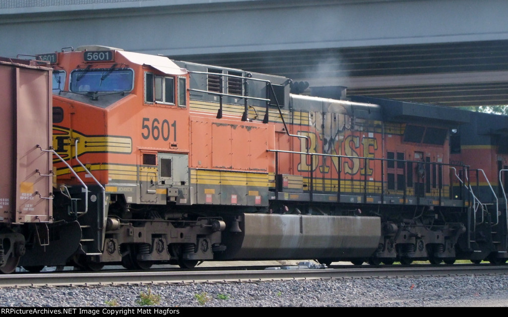 BNSF 5601