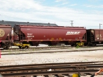 BNSF 482578 w/ repair trucks