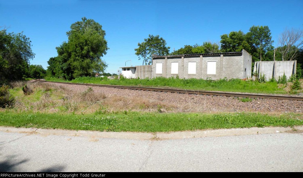 Trackside on the MP/UP