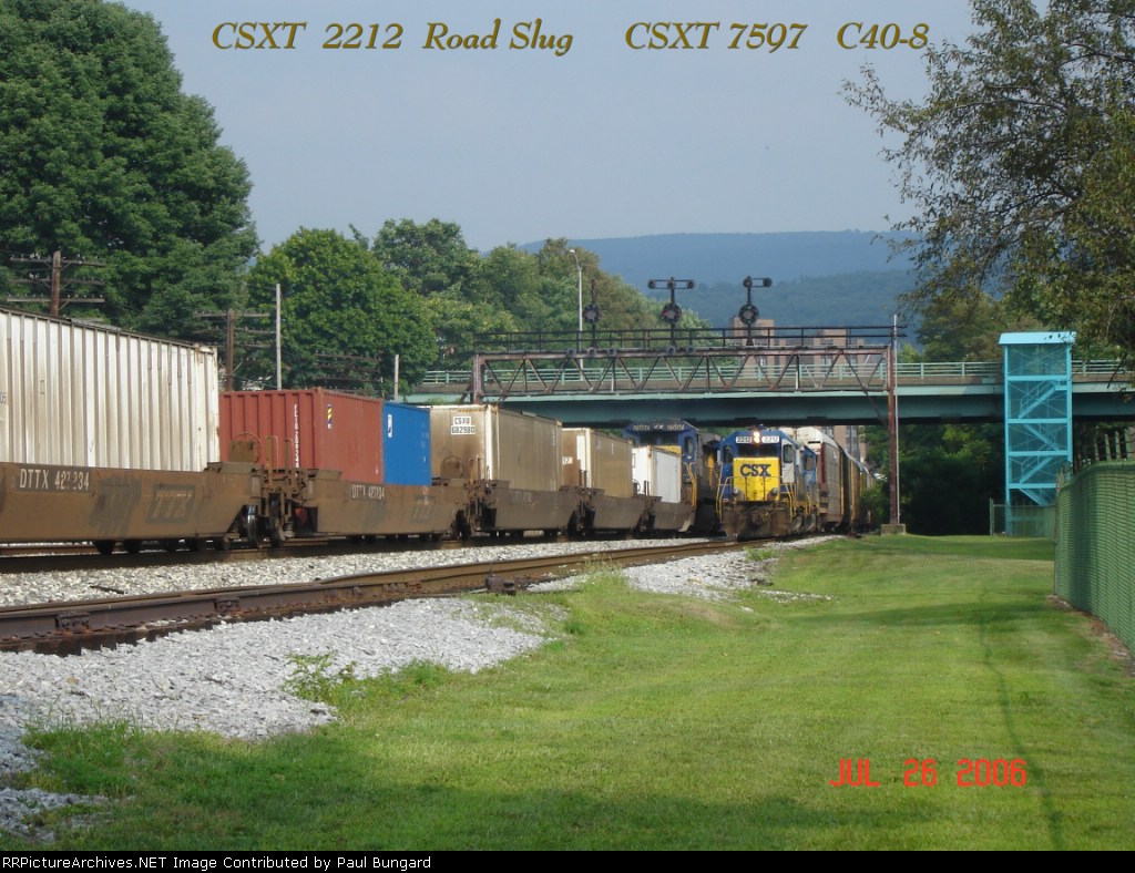 CSX 2212  Road Slug     CSXT 7597  C40-8    07/26/2006