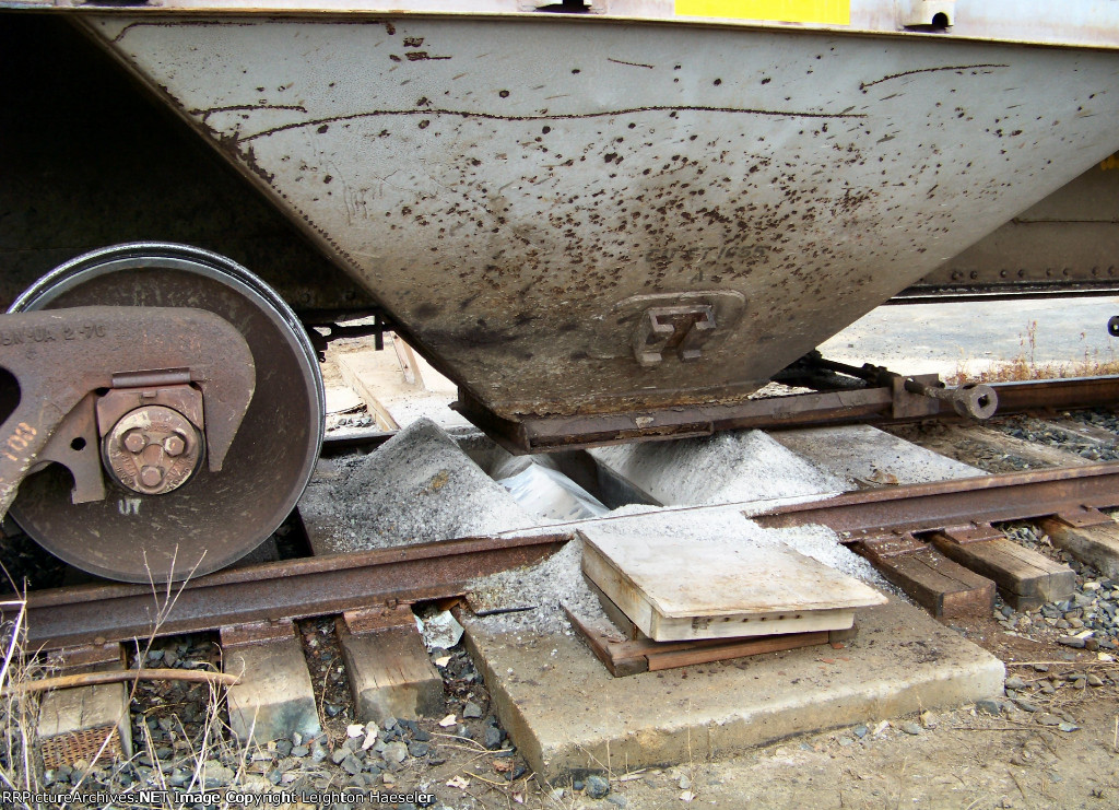 RMGX 108 unloading hopper 'A'