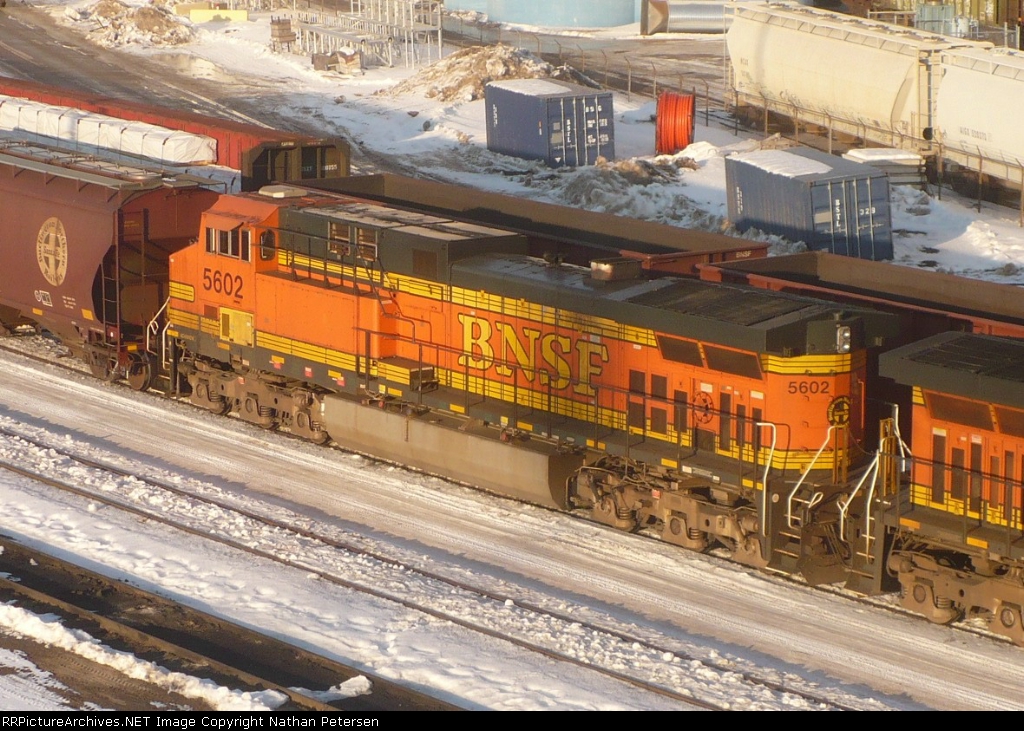 BNSF 5602