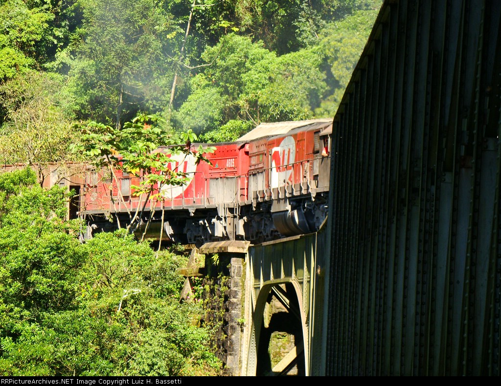 Distribuida na Ponte Sao Joao