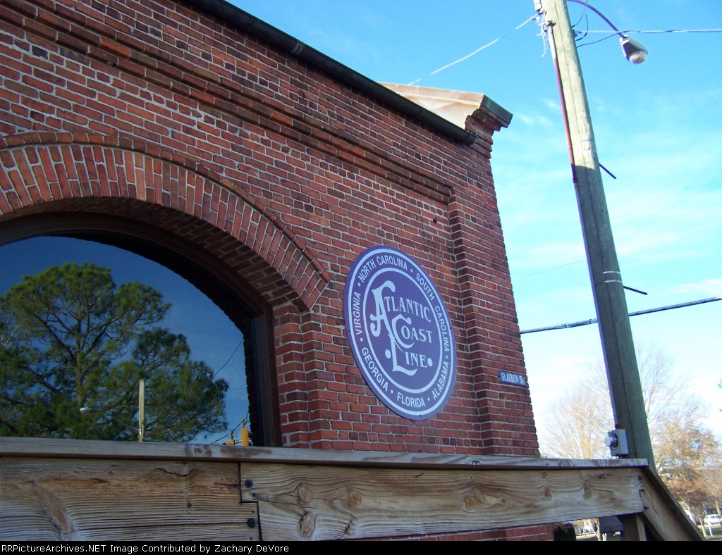 ACL Logo on Freight Station