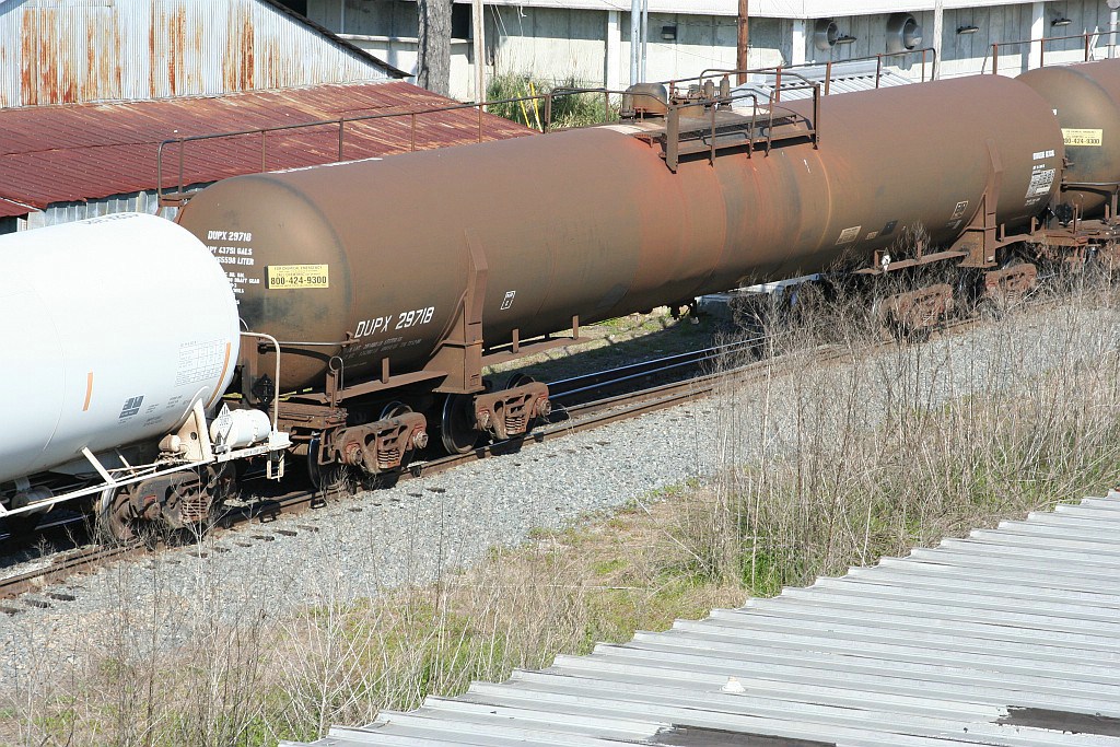 DUPX 29718 on SB freight