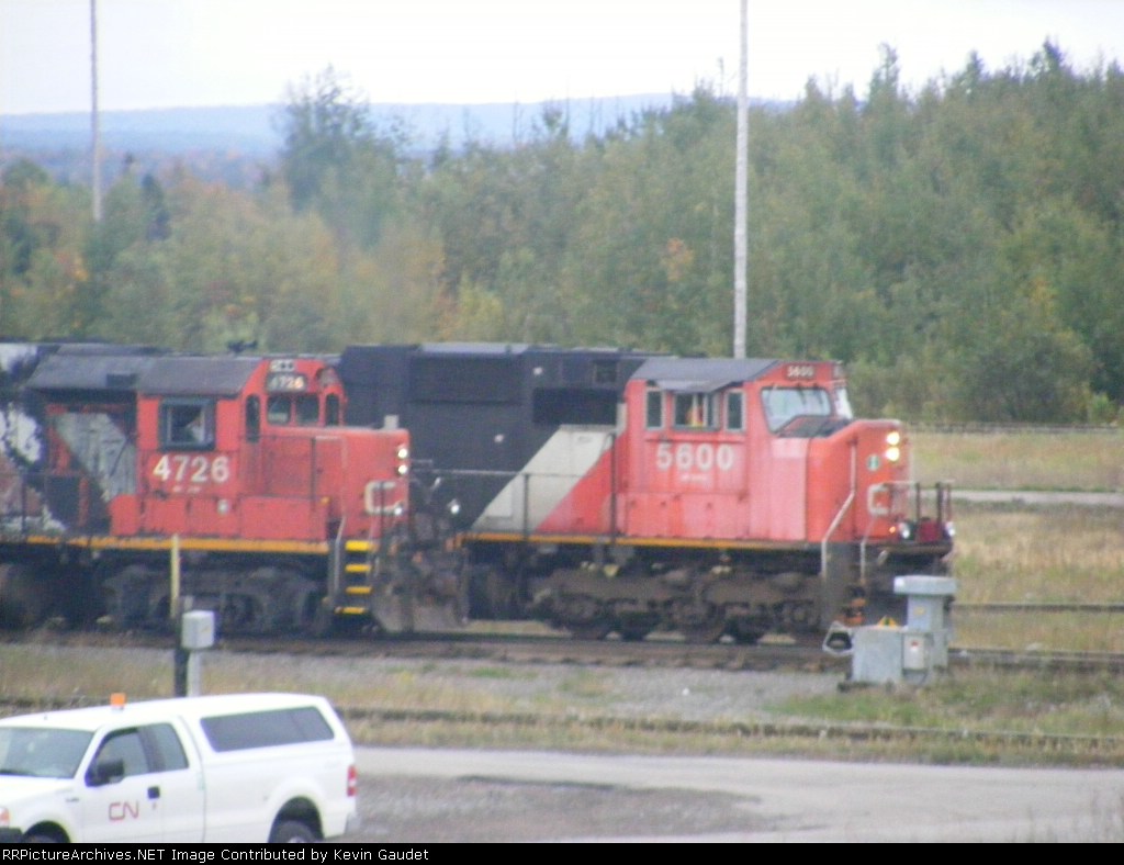 CN 5600 & 4726