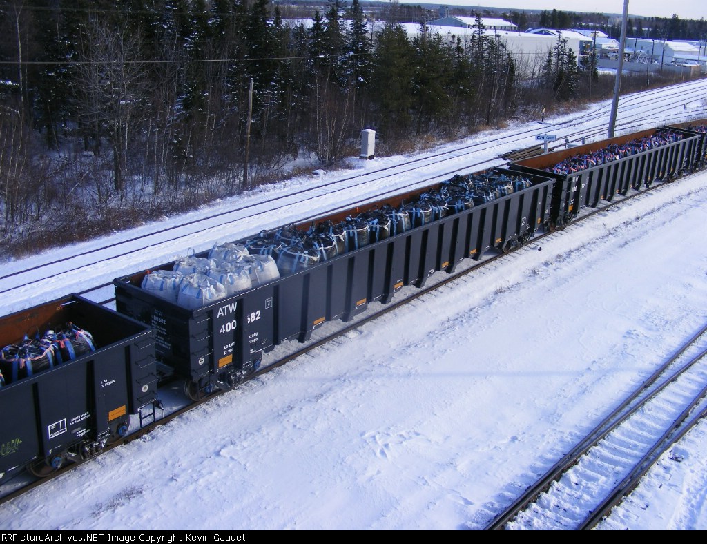 New looking Gondolas with a weird load