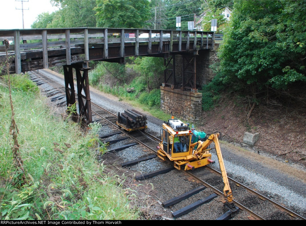 20 is positioning new ties to be inserted along the RVL