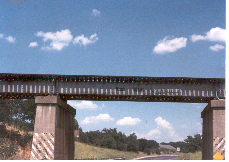 RI still on this overpass. OKKT operated it after 1980 and now UP.