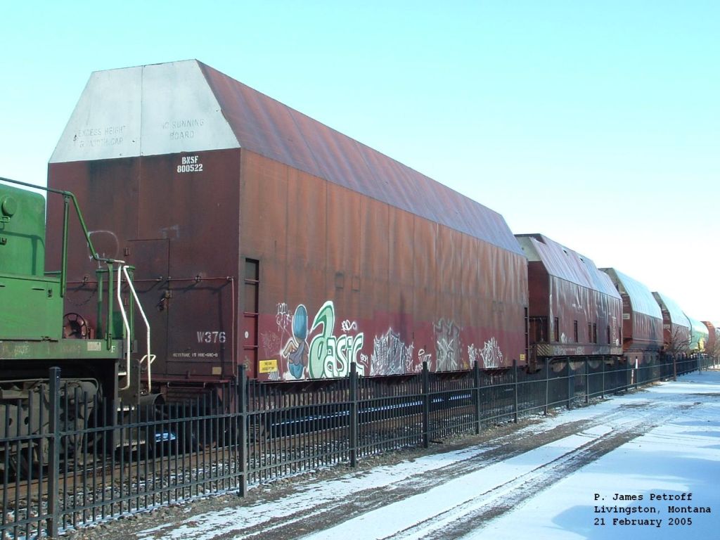 BNSF 800522 excess height car