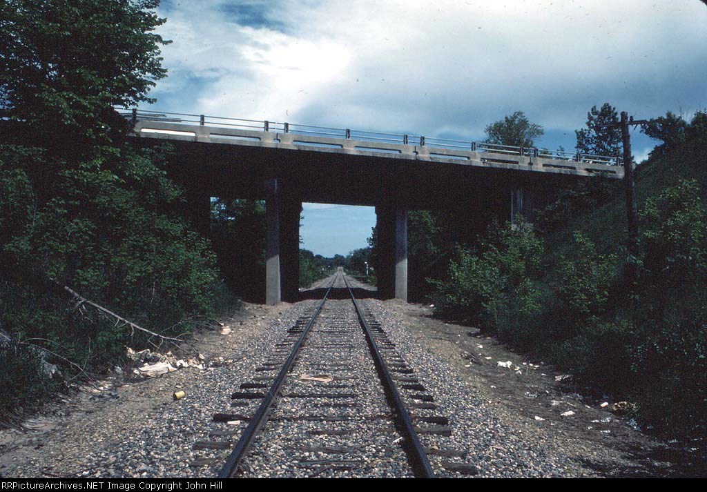 1231-28 MN&S main line at W 50th St overpass