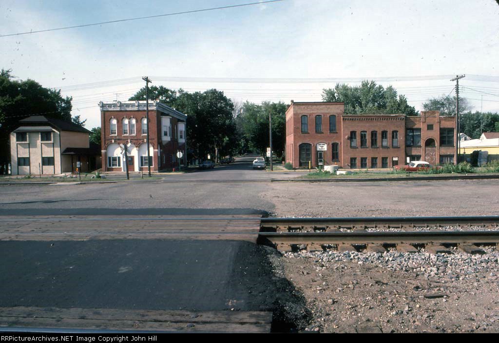 1247-32 BN ex-GN right-of-way