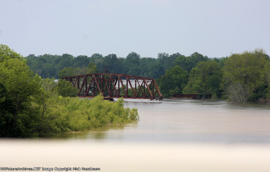 Y&MV swing bridge